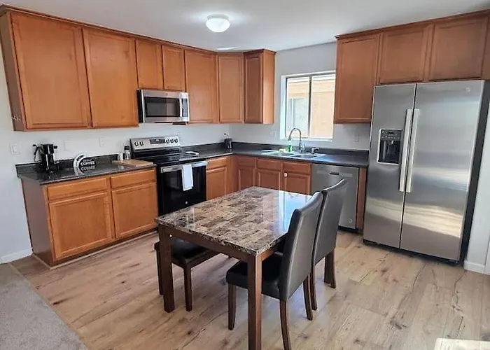 Holiday home Pet-friendly 4br Garage Yard