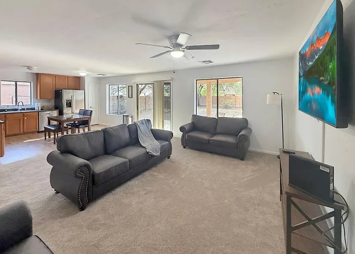 Pet-friendly 4br Garage Yard Holiday home Casa Grande