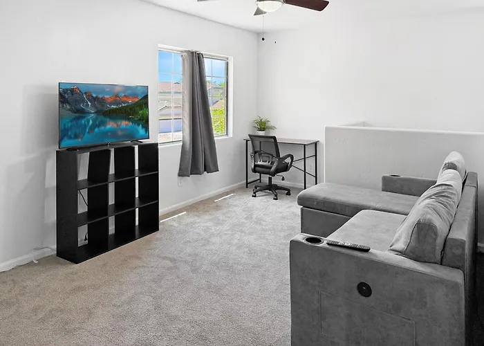Pet-friendly 4br Garage Yard Holiday home